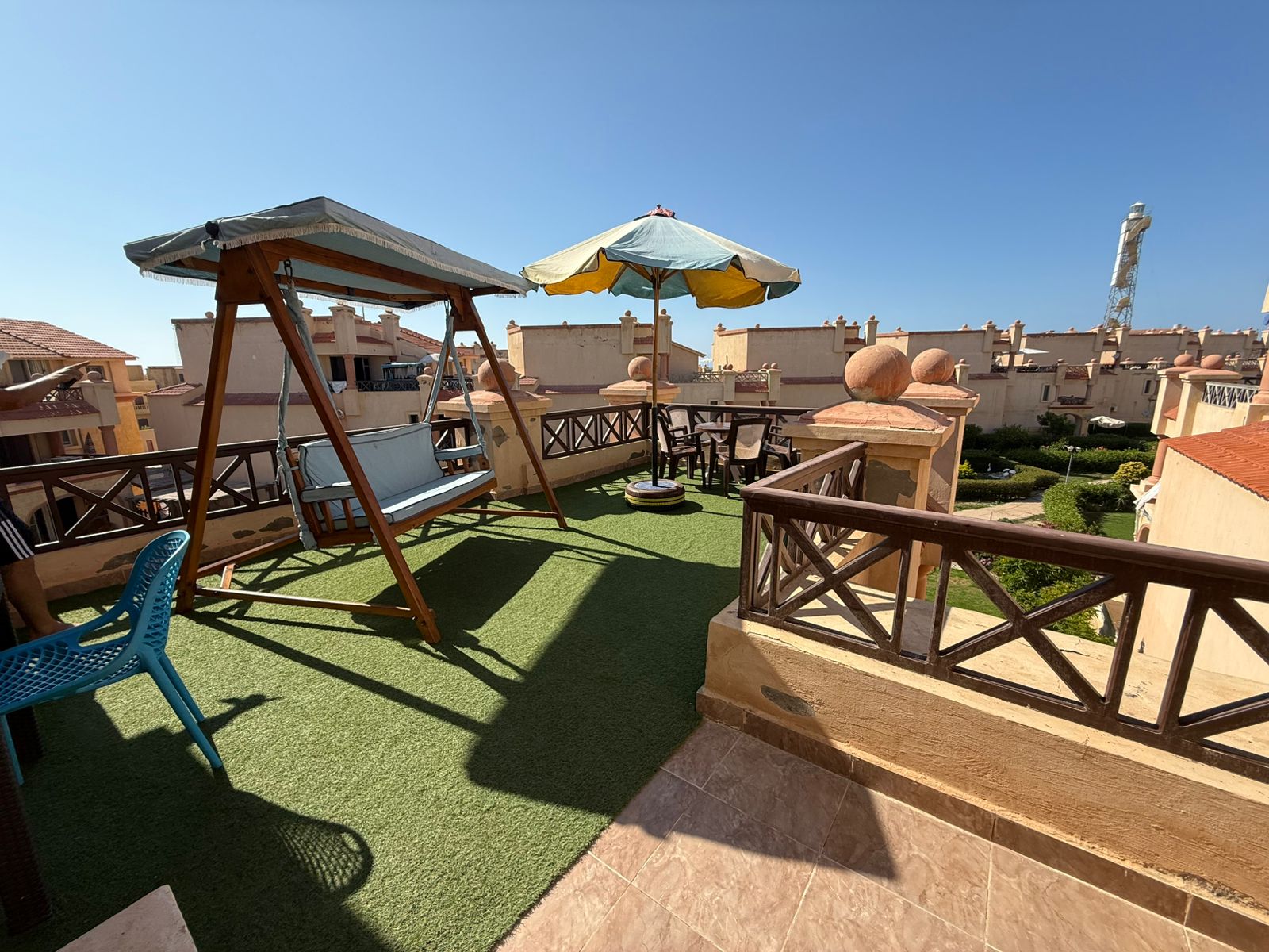 Lazurdi - 1BR Apartment Roof - LZ04