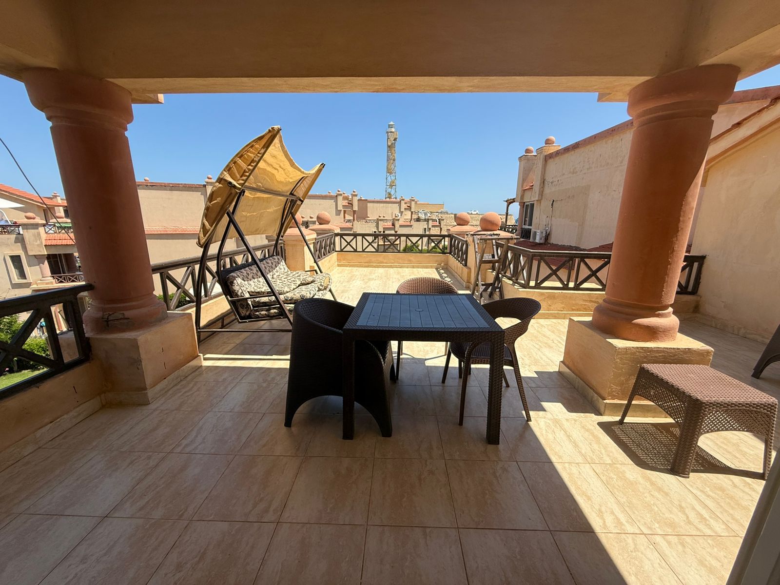 Lazurdi - 1BR Apartment Roof - LZ05